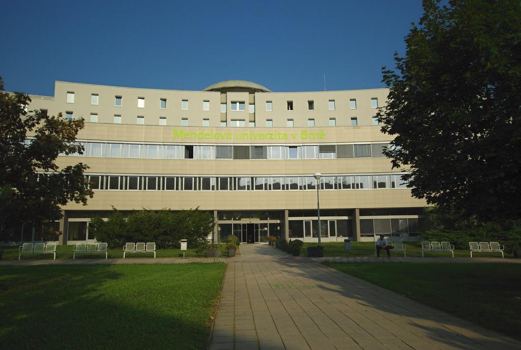 Kolej Akademie Hotel Brno Ngoại thất bức ảnh