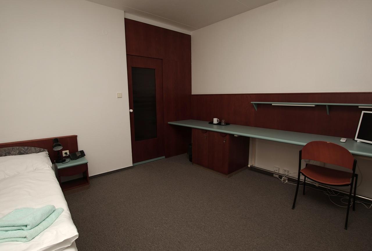 Kolej Akademie Hotel Brno Ngoại thất bức ảnh