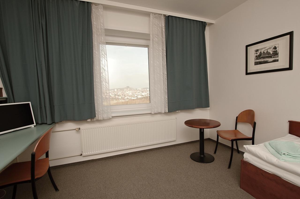 Kolej Akademie Hotel Brno Ngoại thất bức ảnh
