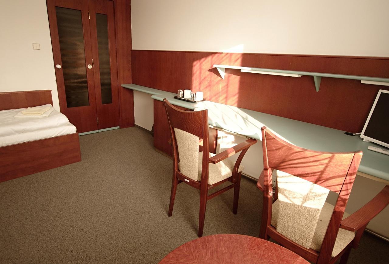 Kolej Akademie Hotel Brno Ngoại thất bức ảnh
