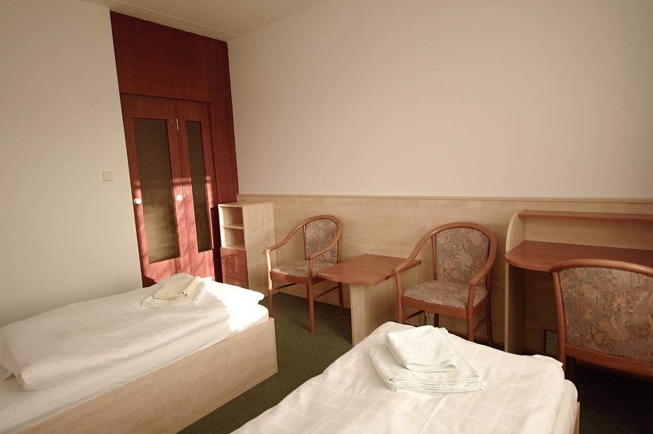 Kolej Akademie Hotel Brno Ngoại thất bức ảnh